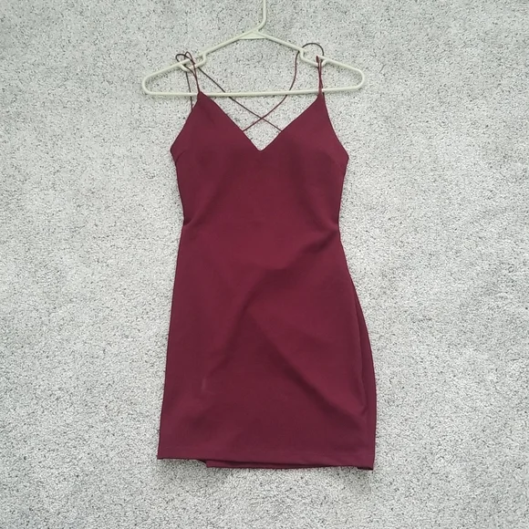 windsor burgundy dress Fran Formal Crepe Sweetheart Column Sequin embroidery Shimmer Into Style Satin Short